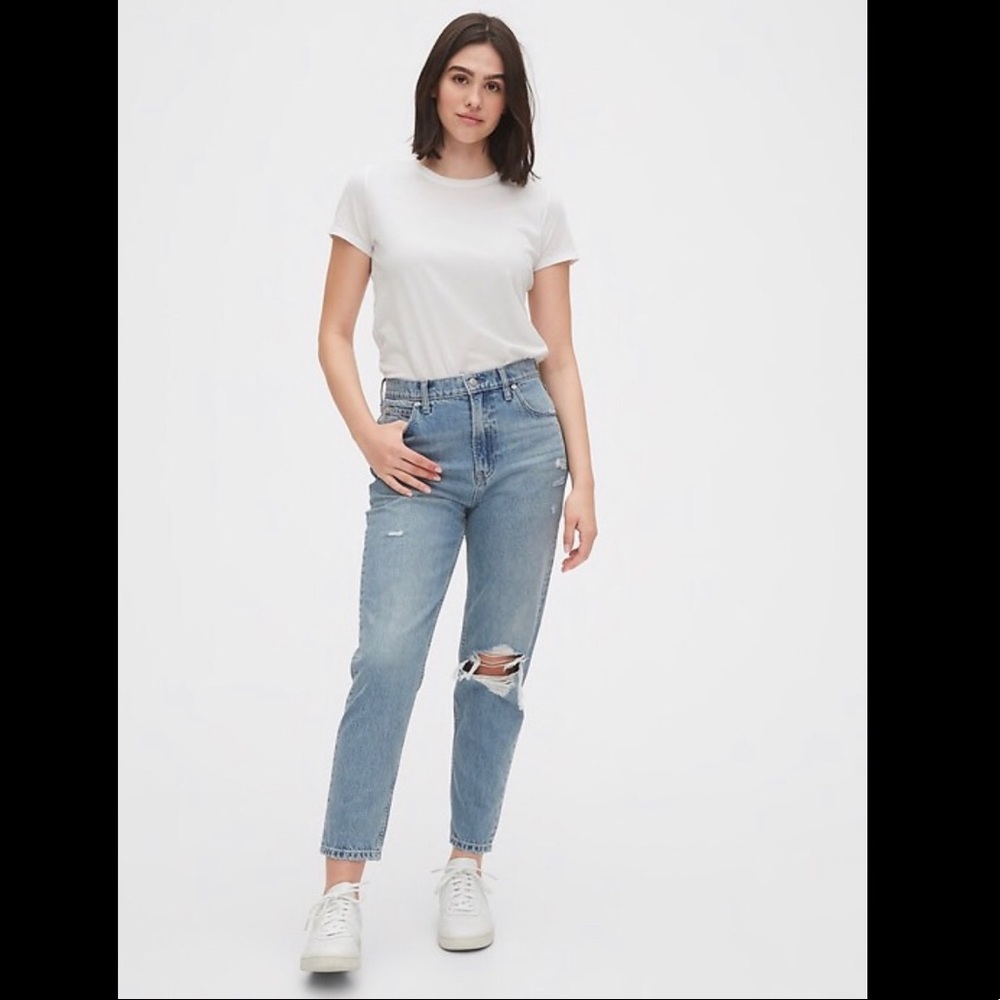 🆕 GAP High Rise Destructed Mom Jeans